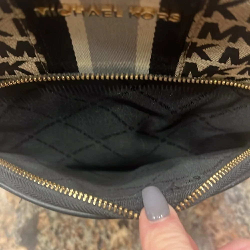 Michael Kors this abbey